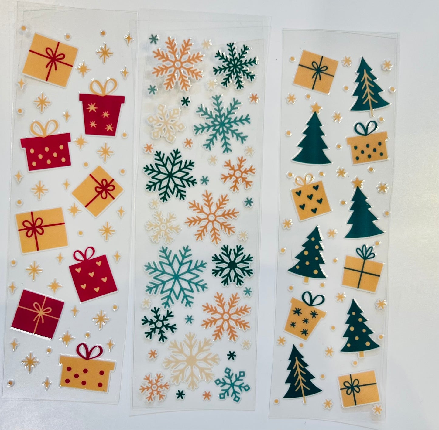 Wrap Snowflakes Pink Green
