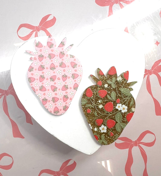 .Attachment Badge Reel Print Strawberry